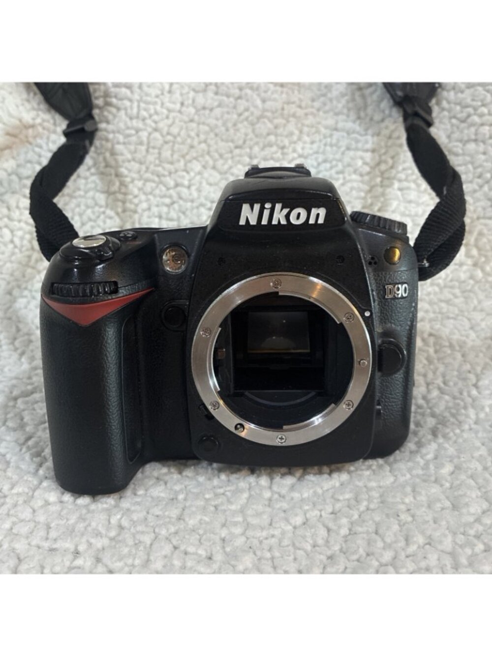 MINT Nikon D90 Digital SLR Camera (Body Only) With New Battery And Charger - Picture 4 of 13